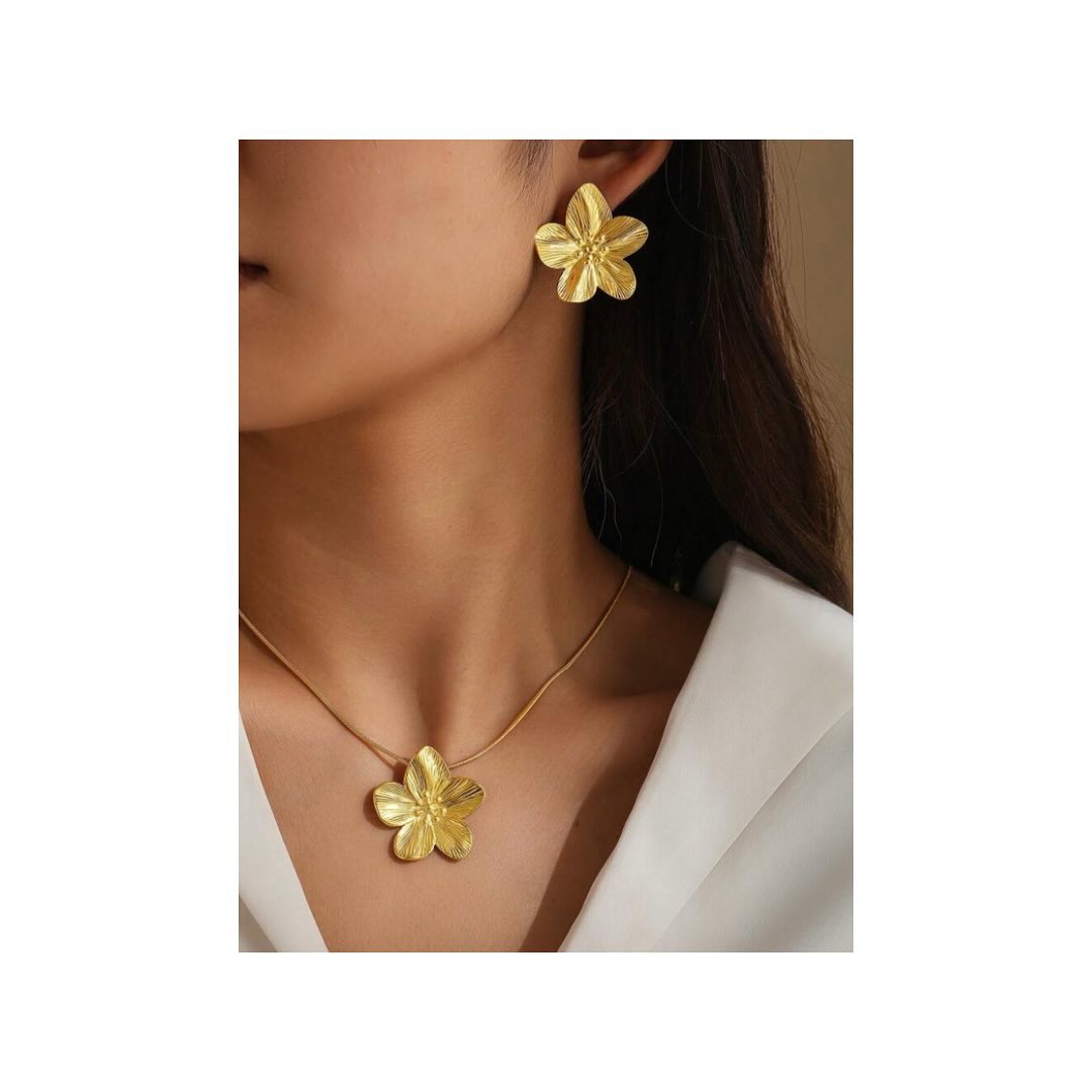 Deseas un diseño floral único 🌻😍🌼 Aomogo 2 piezas/Set conjunto de joyas elegante y de tendencia con pendientes y collar de acero inoxidable. En color oro y color plata.