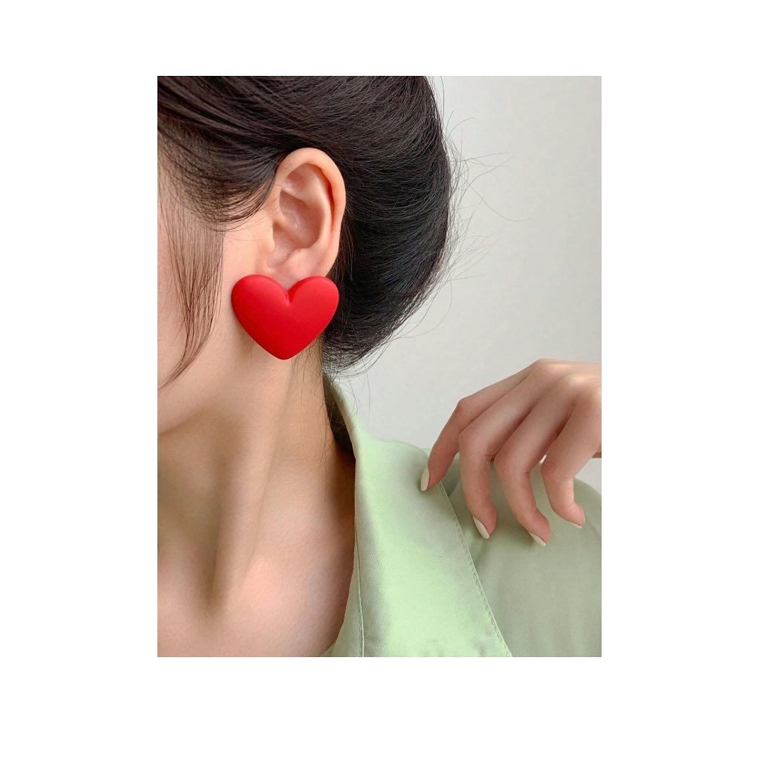 Quieres robar miradas .👀 Pendientes de aro con forma de corazón geométrica clásica de acrilico, para uso casual y diario♥️💛🖤🩷💜💙🩵