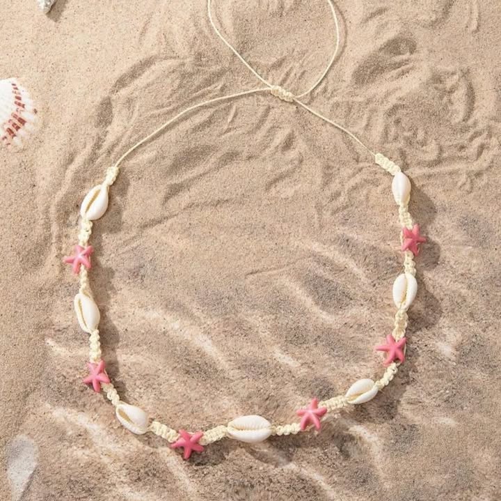 Tendencia !🙋🏽‍♀️🩵🩷 Collar con concha y estrella de mar con diseños 👀😍🌊 ⭐️🐚  Colores : blanco con celeste y blanco con rosa 🩵🤍🤍🩷